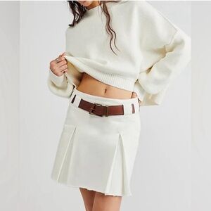 Free People women Sz 10
Keira High Waisted A-Line Pleated Mini Skirt Ivory